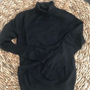 ✨Classic✨ Banana Republic Turtleneck Sweater